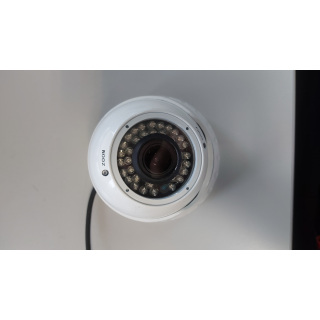 Full-HD SDI 2.0 Vario-Dome Kamera im Vandalismusgehäuse - Kratzer im Gehäuse